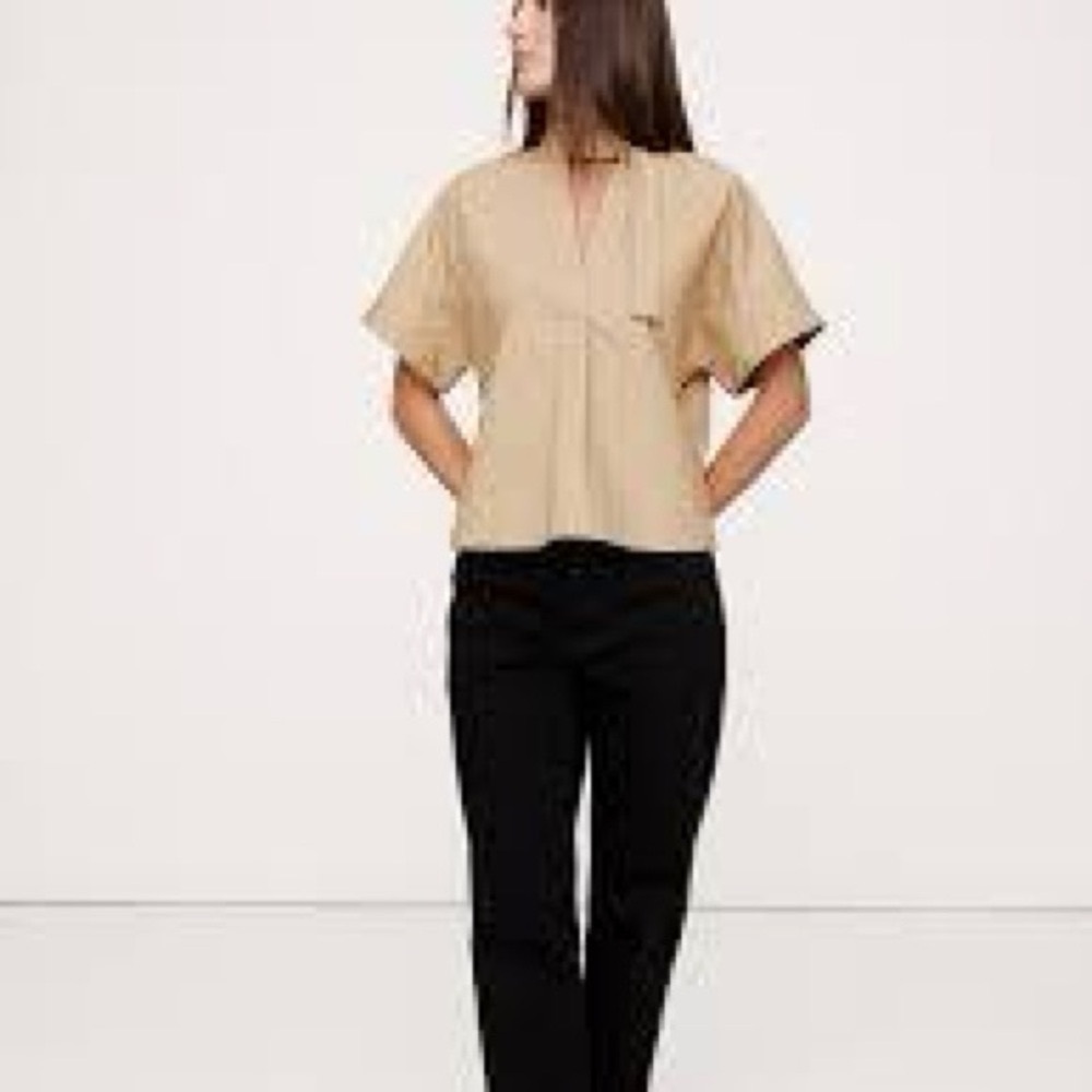 Banana Republic Beige Short-Sleeve V-Neck Blouse - Picture 2 of 3